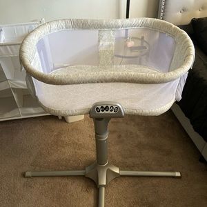 Halo bassinet for sale